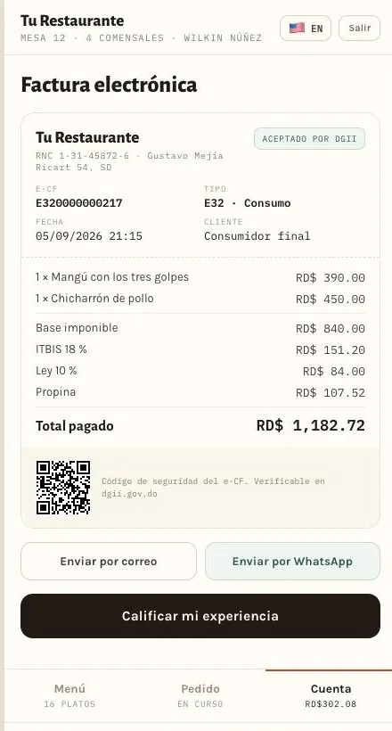 La factura electrónica en pantalla: e-CF E320000000217, tipo E32 de consumo, aceptada por la DGII, con el desglose de ITBIS, ley y propina, y el código QR de verificación.